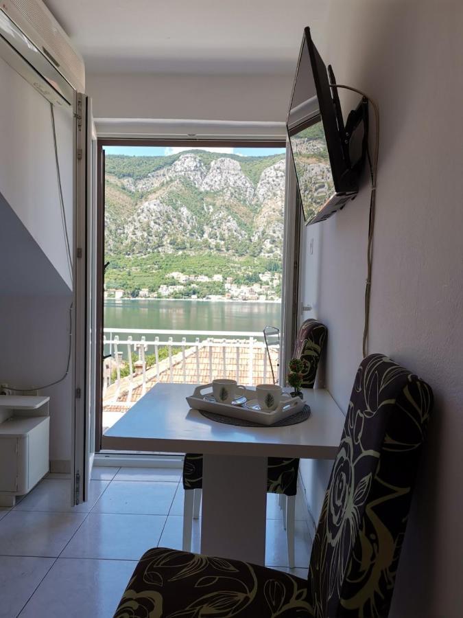Apartments Coso Zlatne Njive Bb Cattaro Esterno foto