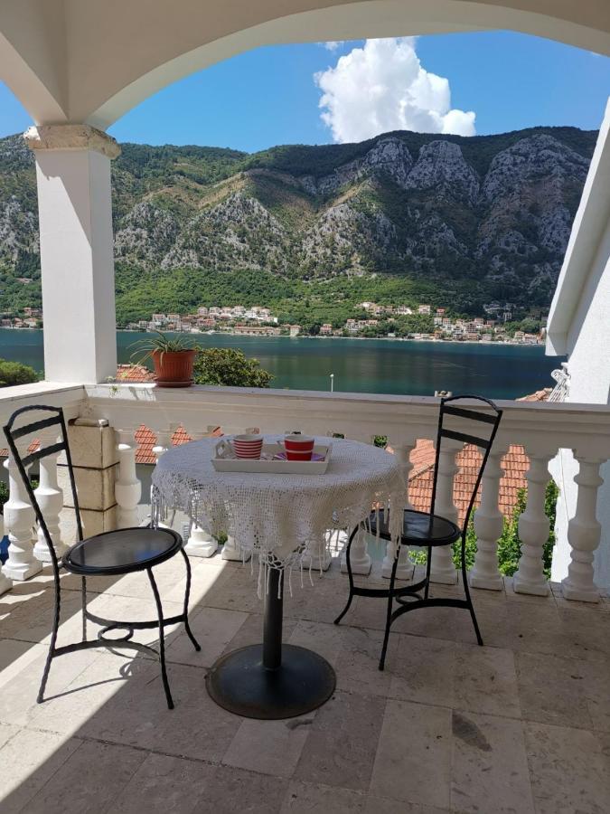 Apartments Coso Zlatne Njive Bb Cattaro Esterno foto