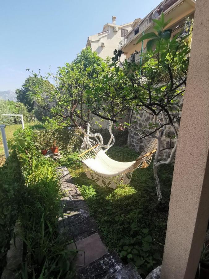 Apartments Coso Zlatne Njive Bb Cattaro Esterno foto