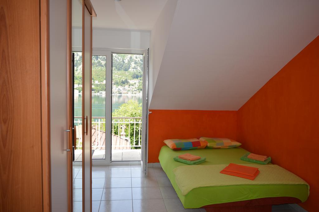 Apartments Coso Zlatne Njive Bb Cattaro Esterno foto