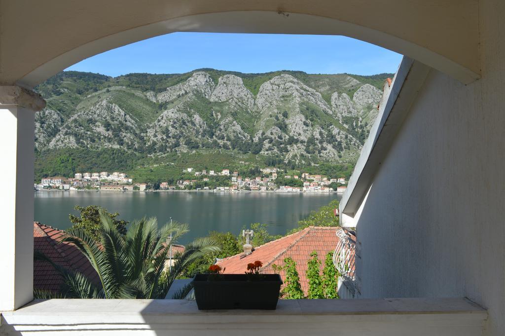 Apartments Coso Zlatne Njive Bb Cattaro Esterno foto