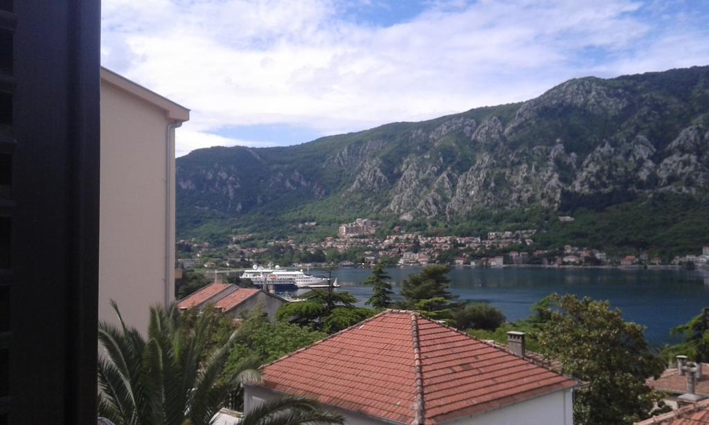 Apartments Coso Zlatne Njive Bb Cattaro Esterno foto