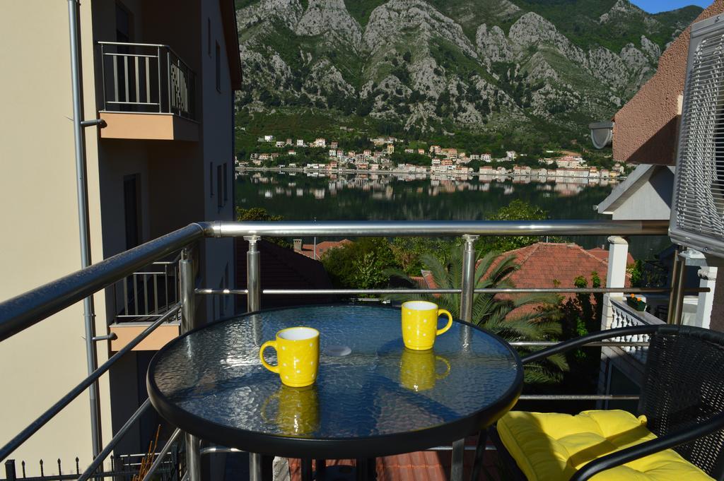 Apartments Coso Zlatne Njive Bb Cattaro Esterno foto