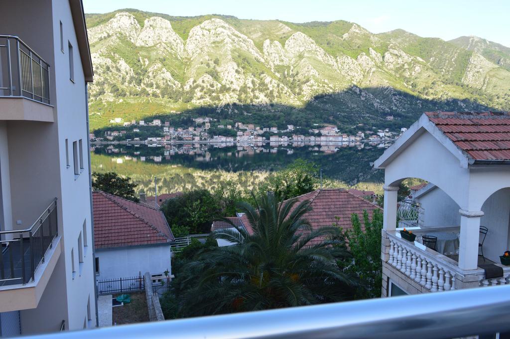 Apartments Coso Zlatne Njive Bb Cattaro Esterno foto