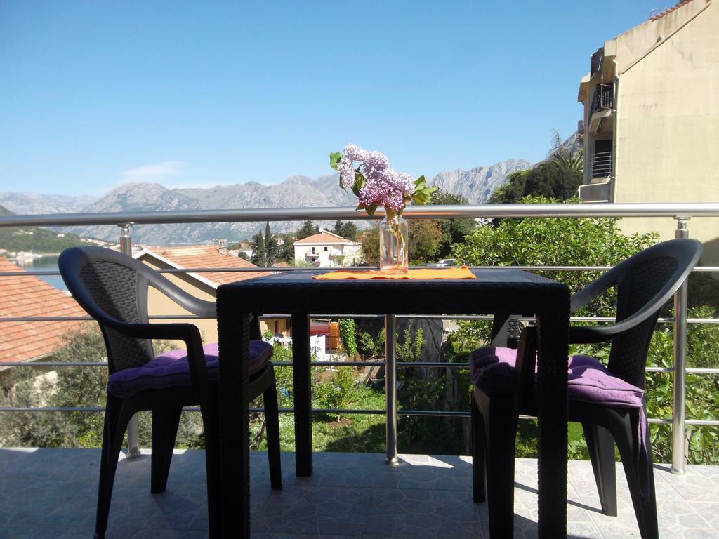 Apartments Coso Zlatne Njive Bb Cattaro Esterno foto