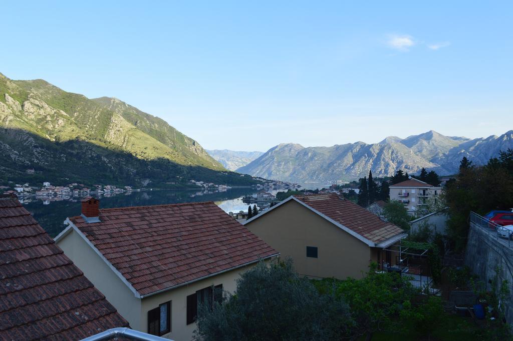 Apartments Coso Zlatne Njive Bb Cattaro Esterno foto