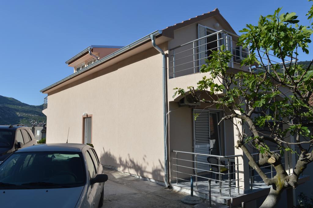 Apartments Coso Zlatne Njive Bb Cattaro Esterno foto