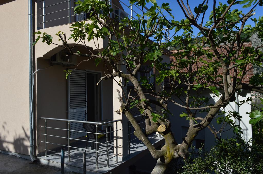 Apartments Coso Zlatne Njive Bb Cattaro Esterno foto