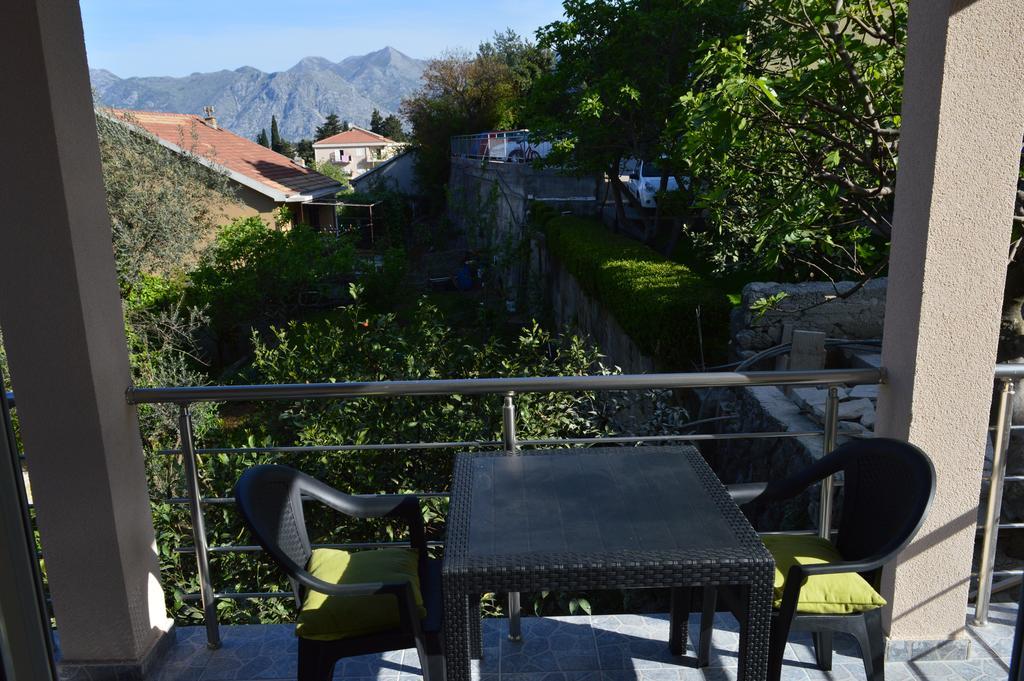 Apartments Coso Zlatne Njive Bb Cattaro Esterno foto
